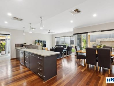 17 Gleeson Entrance, Aveley WA 6069