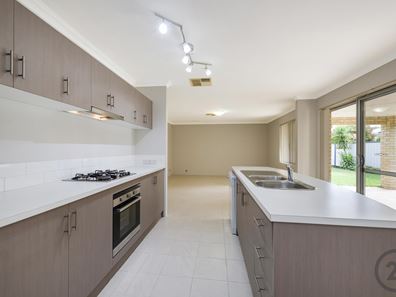 7 Alondro Way, Meadow Springs WA 6210