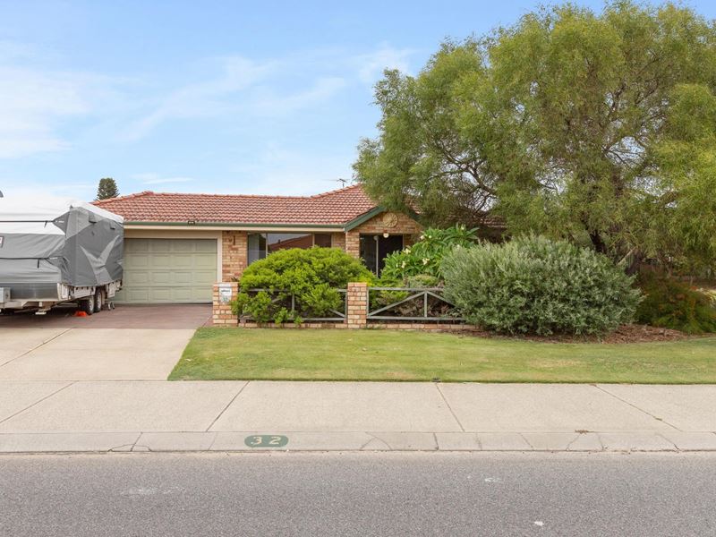 32 Discovery Crescent, Port Kennedy WA 6172