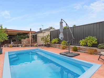 32 Discovery Crescent, Port Kennedy WA 6172
