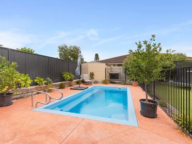 32 Discovery Crescent, Port Kennedy WA 6172