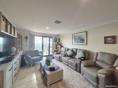 5 Ballard Heights, Spencer Park WA 6330