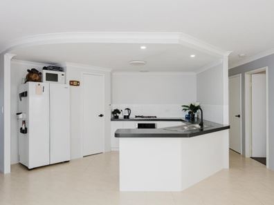 44 Teraglin Way, Warnbro WA 6169
