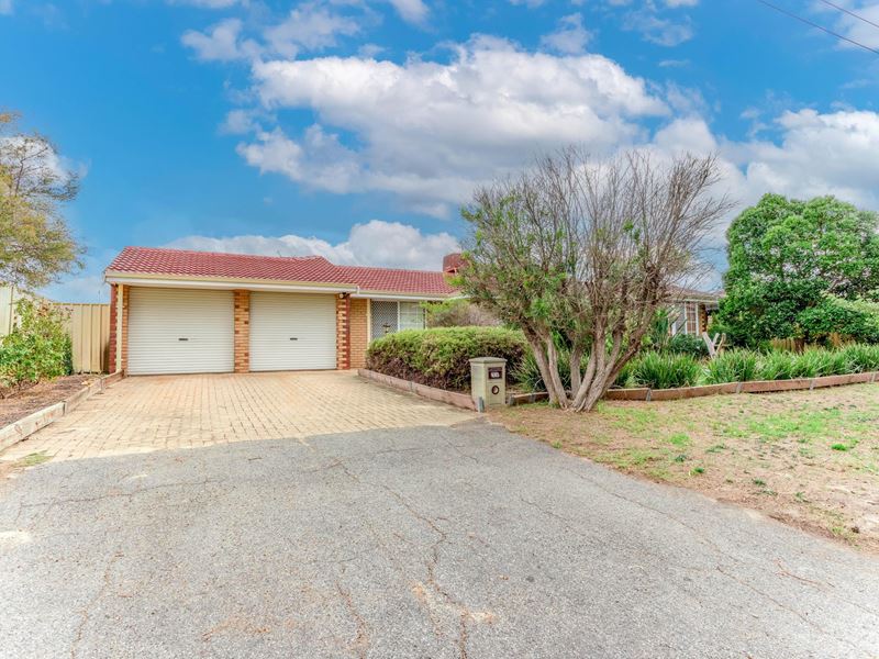 32 Hemingway Drive, Camillo WA 6111