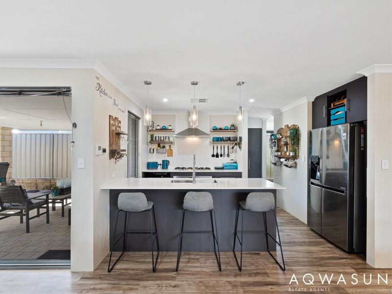 16 Winderie Road, Golden Bay WA 6174