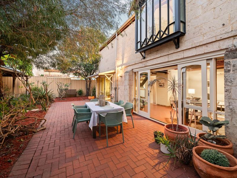 27C Ellen St, Fremantle