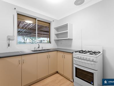 8 Delamere Way, Camillo WA 6111