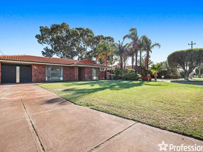 42 Greenway Avenue, Thornlie WA 6108