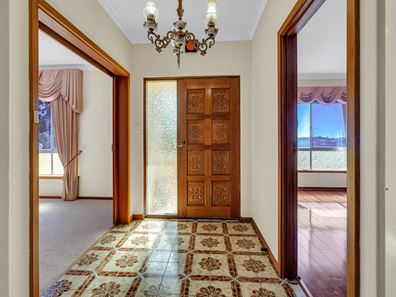 2 Steinbeck Place, Spearwood WA 6163