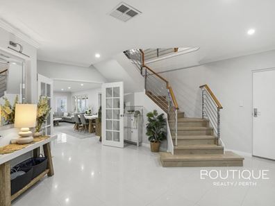 33 Murray Drive, Hillarys WA 6025