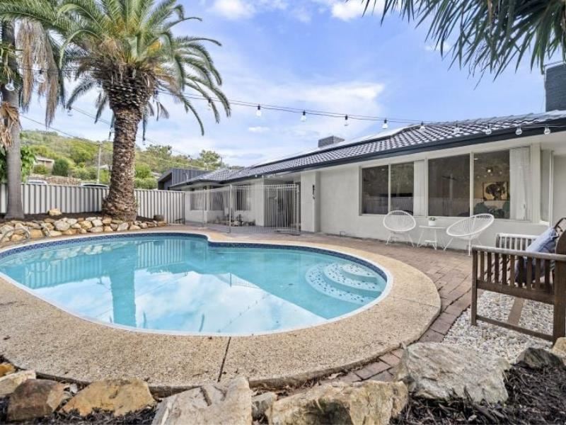 27 Paterson Road, Mount Nasura WA 6112