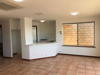 8A Sinclair Close, Bunbury WA 6230