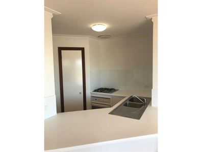 8A Sinclair Close, Bunbury WA 6230