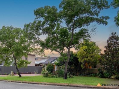 13 Massey Street, Rossmoyne WA 6148