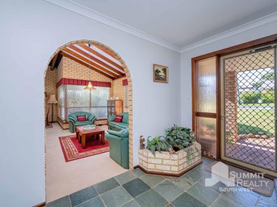 70 Parkfield Way, Australind WA 6233