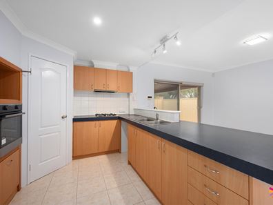 2/137 Surrey Road, Rivervale WA 6103