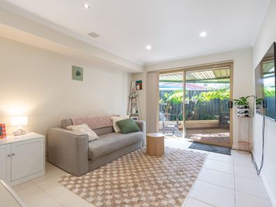 1/33 Solquest Way, Cooloongup WA 6168