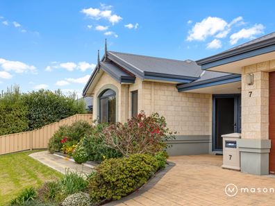 7 Grandis Way, Yakamia WA 6330
