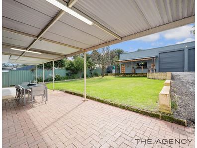 15 Tuart Road, Lesmurdie WA 6076