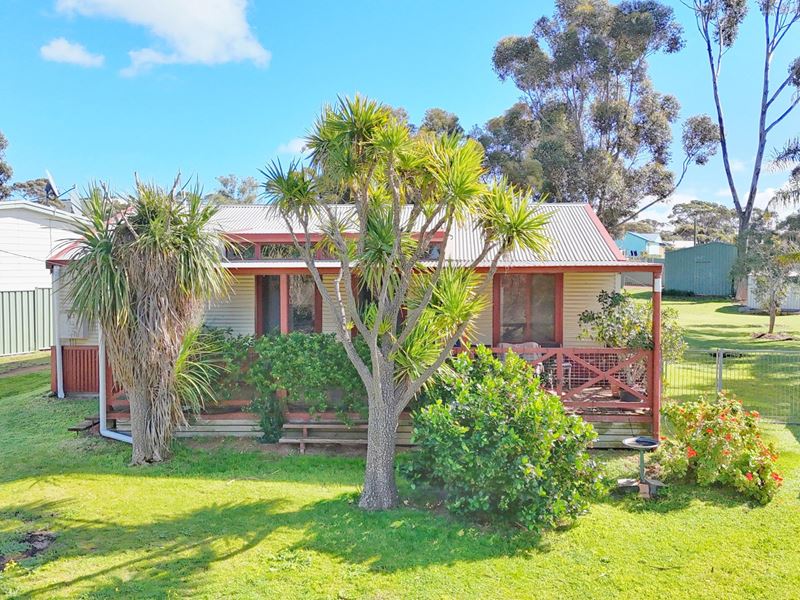123 Martin Street, Ravensthorpe WA 6346