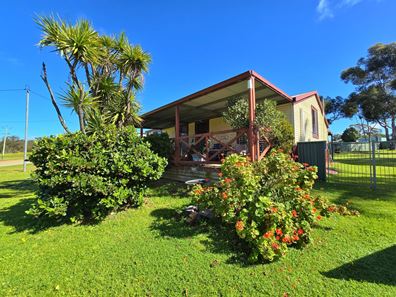 123 Martin Street, Ravensthorpe WA 6346