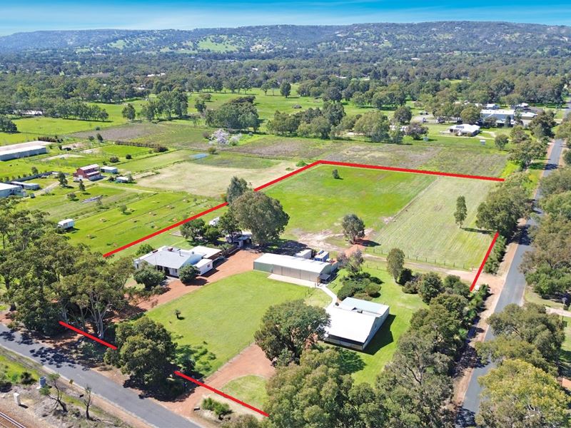 448 Railway Parade, Millendon WA 6056
