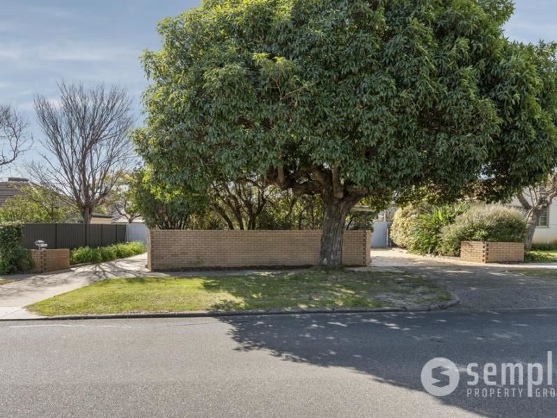119 Kitchener Road, Alfred Cove WA 6154