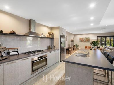24 Almond Parkway, Yalyalup WA 6280