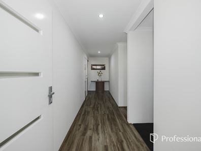 28 Glisten Chase, Eglinton WA 6034