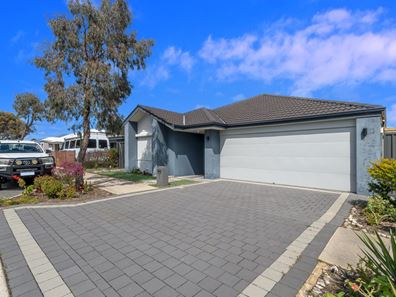 9 Charnwood Grove, Hilbert WA 6112