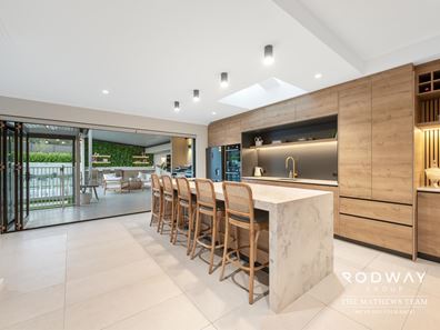 4 Arundle Ave, Greenmount WA 6056