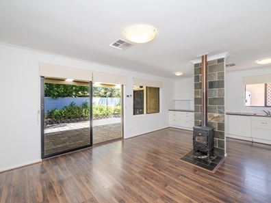 2/4 Tennivale Place, North Perth WA 6006