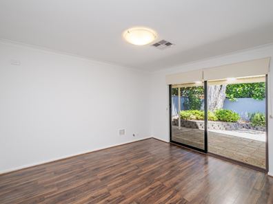 2/4 Tennivale Place, North Perth WA 6006