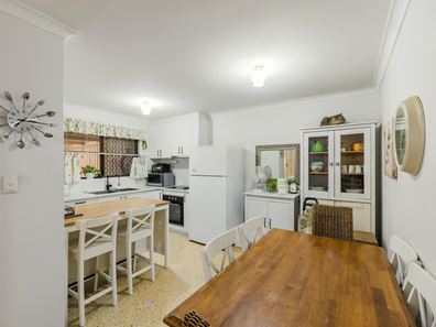 2 Brookdale Drive, Armadale WA 6112
