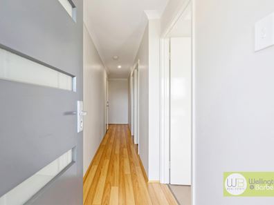 10 Apatite St, Treeby WA 6164