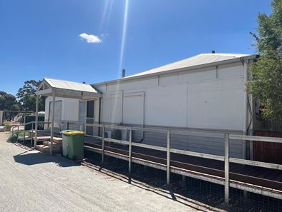 40 Railway Avenue, Merredin WA 6415