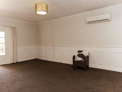 40 Railway Avenue, Merredin WA 6415