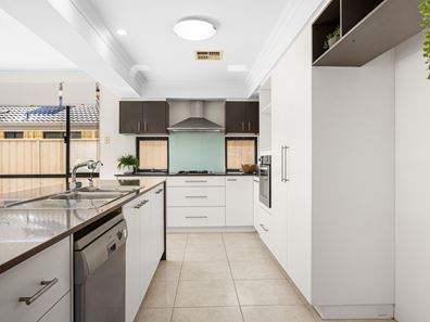 15 Jacksonia Promenade, Success WA 6164