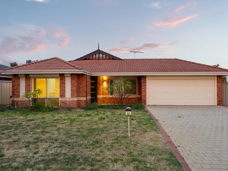 52 Montebourg Meander, Port Kennedy WA 6172