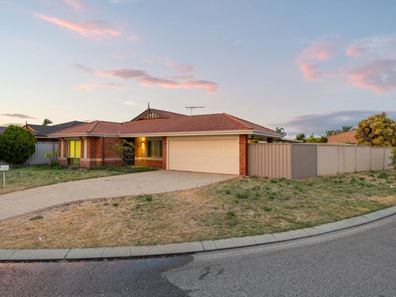 52 Montebourg Meander, Port Kennedy WA 6172