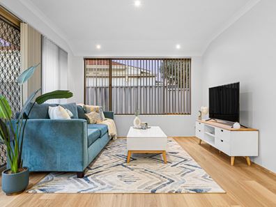 1 Gumina Place, Lake Coogee WA 6166