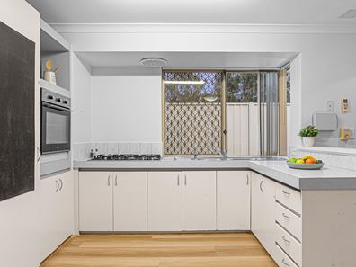 1 Gumina Place, Lake Coogee WA 6166