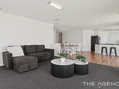 22 Highcliffe Circle, Lakelands WA 6180