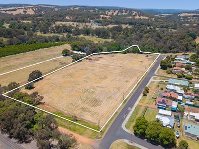 2 Roy Street, Harvey WA 6220
