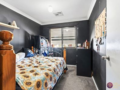 4 Shanks Court, Armadale WA 6112
