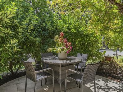 28 Connaught Gardens, Canning Vale WA 6155