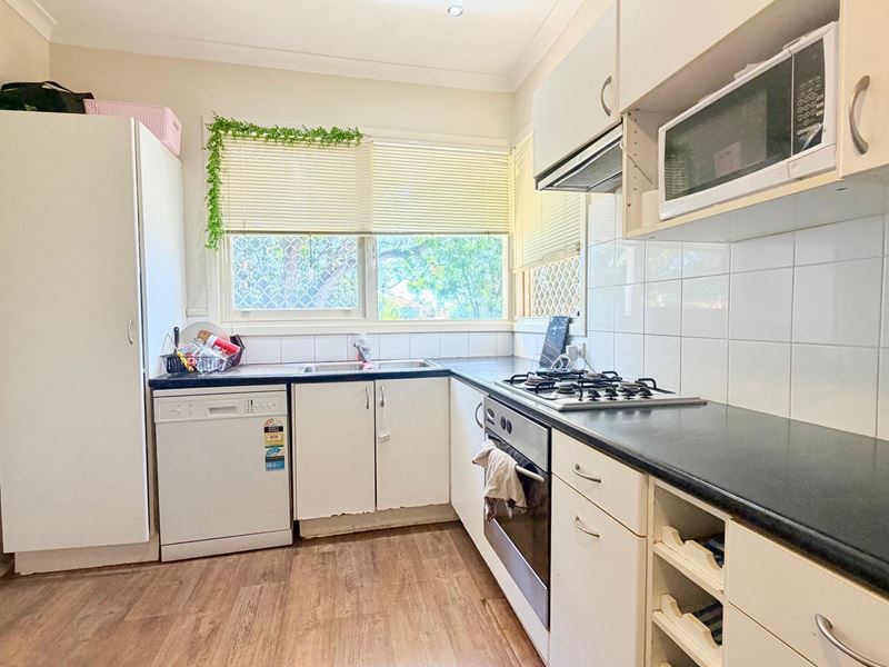 5 Cypress street, Rangeway WA 6530