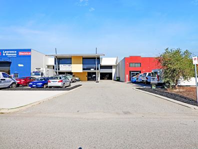 2/13 Mordaunt Cct, Canning Vale WA 6155
