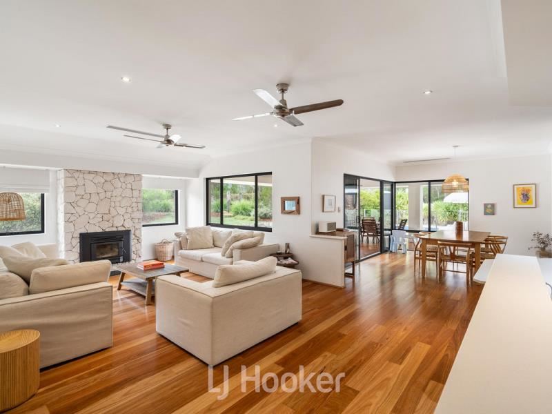2 Samphire Place, Dunsborough WA 6281