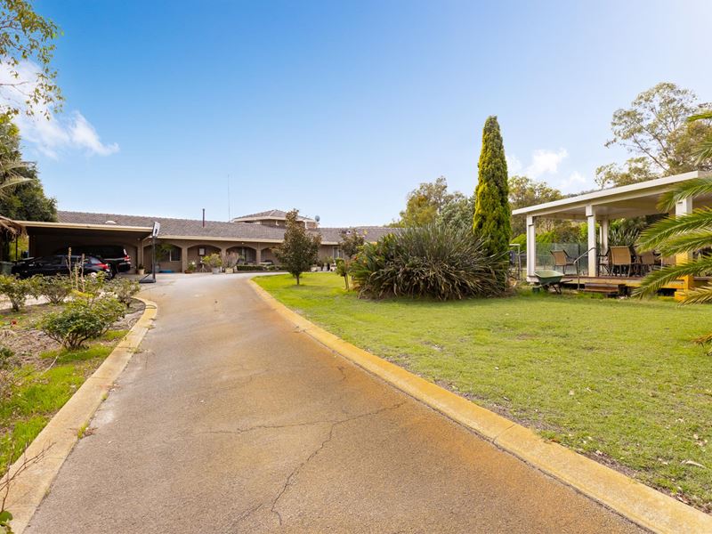 8 Mckenize Grove, Kelmscott WA 6111